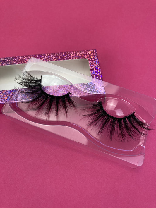 FALSE EYELASHES
